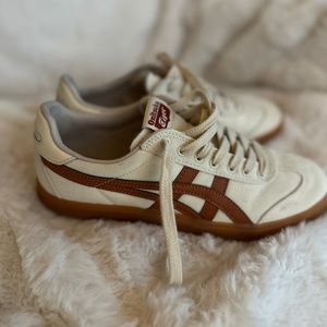 Very cute shoes hard to buy. Very on trend